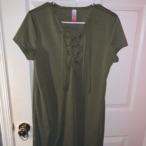 green mini skirt 🗽